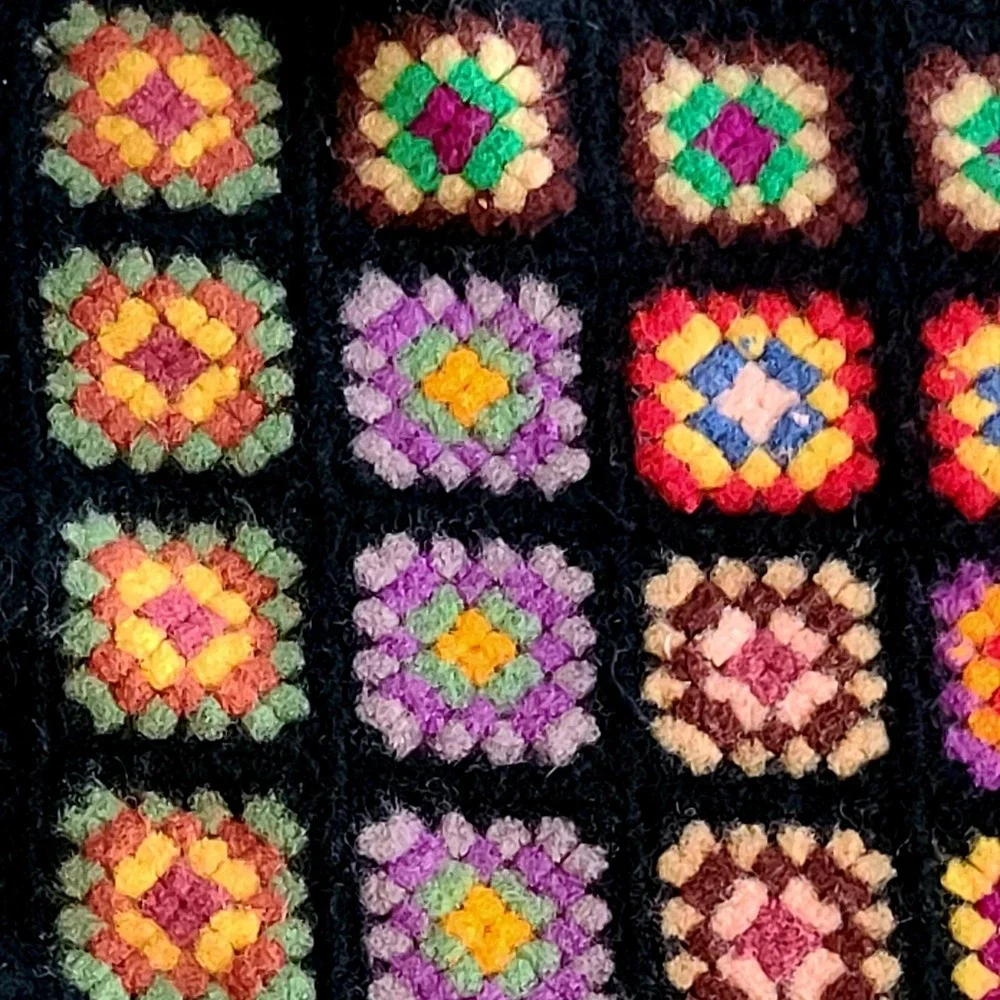 Vintage Crocheted Granny Square Afghan Throw Blanket Ruffled Edge 3x4 BOHO